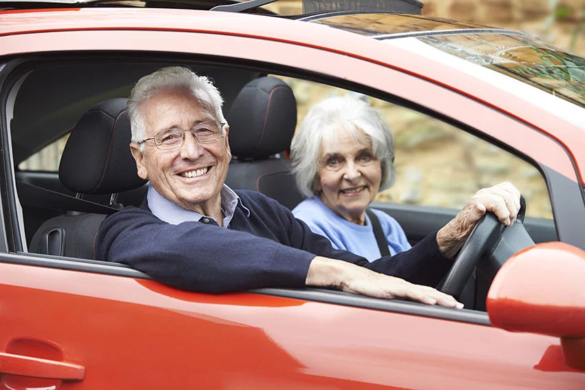 Как взять кредит пенсионеру на автомобиль в каком банке можно взять кредит под залог дома с земельным участком