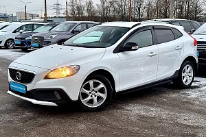 купить Вольво V40 Cross Country 2018, автосалон 