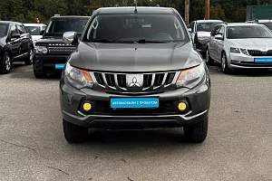 купить Мицубиси L200 2017, автосалон 