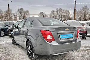 купить Шевроле Aveo 2013, автосалон 