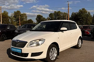купить Шкода Fabia 2014, автосалон 