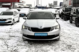купить Шкода Octavia 2019, автосалон 