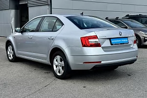 купить Шкода Octavia 2019, автосалон 