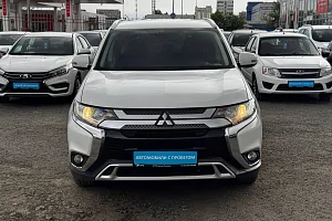 купить Мицубиси Outlander 2019, автосалон 