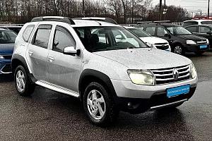 купить Рено Duster 2013, автосалон 
