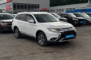 купить Мицубиси Outlander 2019, автосалон 