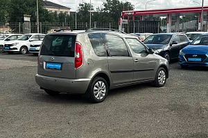 купить Шкода Roomster 2012, автосалон 