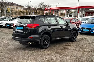 купить Тойота RAV4 2013, автосалон 