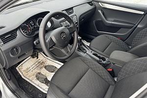 купить Шкода Octavia 2019, автосалон 