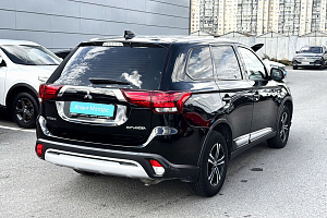 купить Мицубиси Outlander 2020, автосалон 