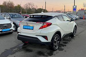 купить Тойота C-HR 2021, автосалон 