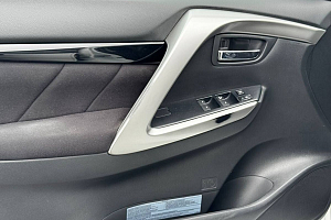 купить Мицубиси Pajero Sport 2018, автосалон 