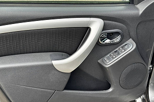 купить Ниссан Terrano 2014, автосалон 