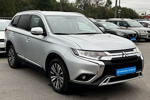 купить Мицубиси Outlander 2018, автосалон 