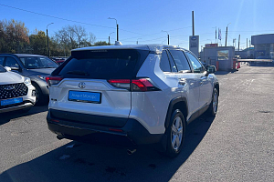 купить Тойота RAV4 2020, автосалон 