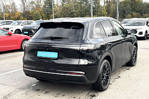 купить Джили EX5 Гибрид 2026, автосалон 