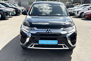 купить Мицубиси Outlander 2020, автосалон 