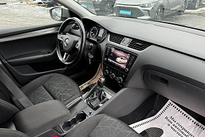 купить Шкода Octavia 2019, автосалон 