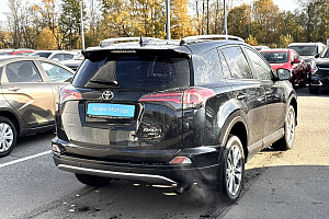 купить Тойота RAV4 2017, автосалон 