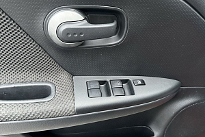 купить Ниссан Note 2006, автосалон 