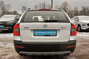 купить Шкода Octavia 2010, автосалон 