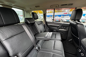 купить Мицубиси Pajero 2013, автосалон 