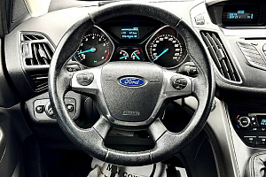 купить Форд Kuga 2013, автосалон 