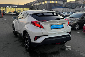 купить Тойота C-HR 2021, автосалон 