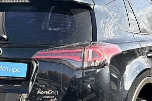 купить Тойота RAV4 2017, автосалон 