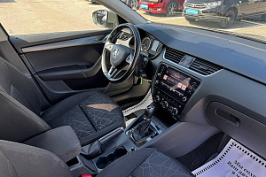 купить Шкода Octavia 2019, автосалон 