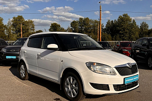 купить Шкода Fabia 2014, автосалон 