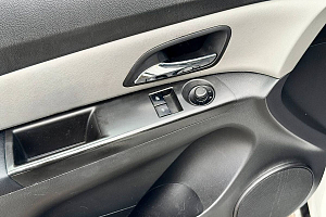 купить Шевроле Cruze 2013, автосалон 