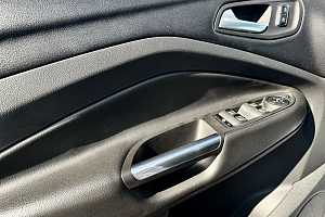 купить Форд Kuga 2013, автосалон 