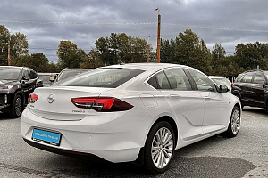 купить Опель Insignia 2018, автосалон 