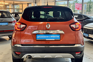 купить Рено Kaptur 2016, автосалон 