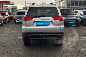 купить Мицубиси Pajero Sport 2014, автосалон 
