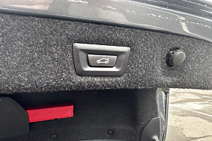 купить БМВ 5 серии 2018, автосалон 