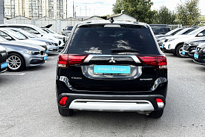 купить Мицубиси Outlander 2020, автосалон 