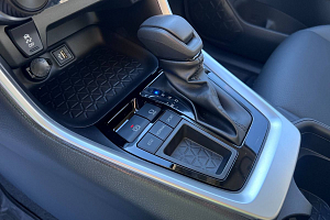 купить Тойота RAV4 2025, автосалон 
