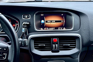 купить Вольво V40 Cross Country 2018, автосалон 