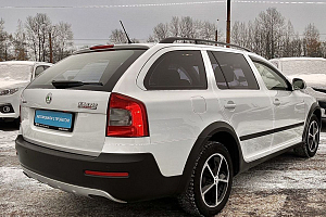 купить Шкода Octavia 2010, автосалон 