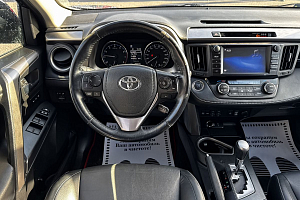 купить Тойота RAV4 2017, автосалон 