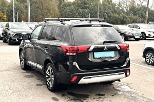 купить Мицубиси Outlander 2021, автосалон 