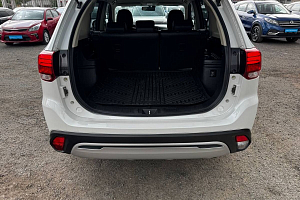 купить Мицубиси Outlander 2019, автосалон 