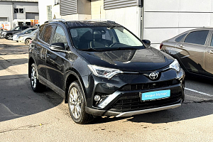 купить Тойота RAV4 2017, автосалон 