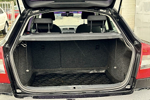 купить Шкода Octavia 2011, автосалон 