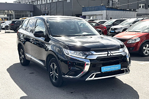 купить Мицубиси Outlander 2020, автосалон 
