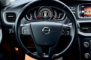 купить Вольво V40 Cross Country 2018, автосалон 