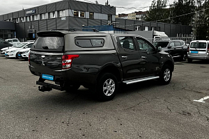 купить Мицубиси L200 2017, автосалон 