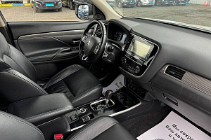купить Мицубиси Outlander 2019, автосалон 